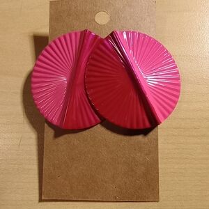 Vintage 80s 90s Pink Ridged Scalloped Art Deco Earrings Pierced.